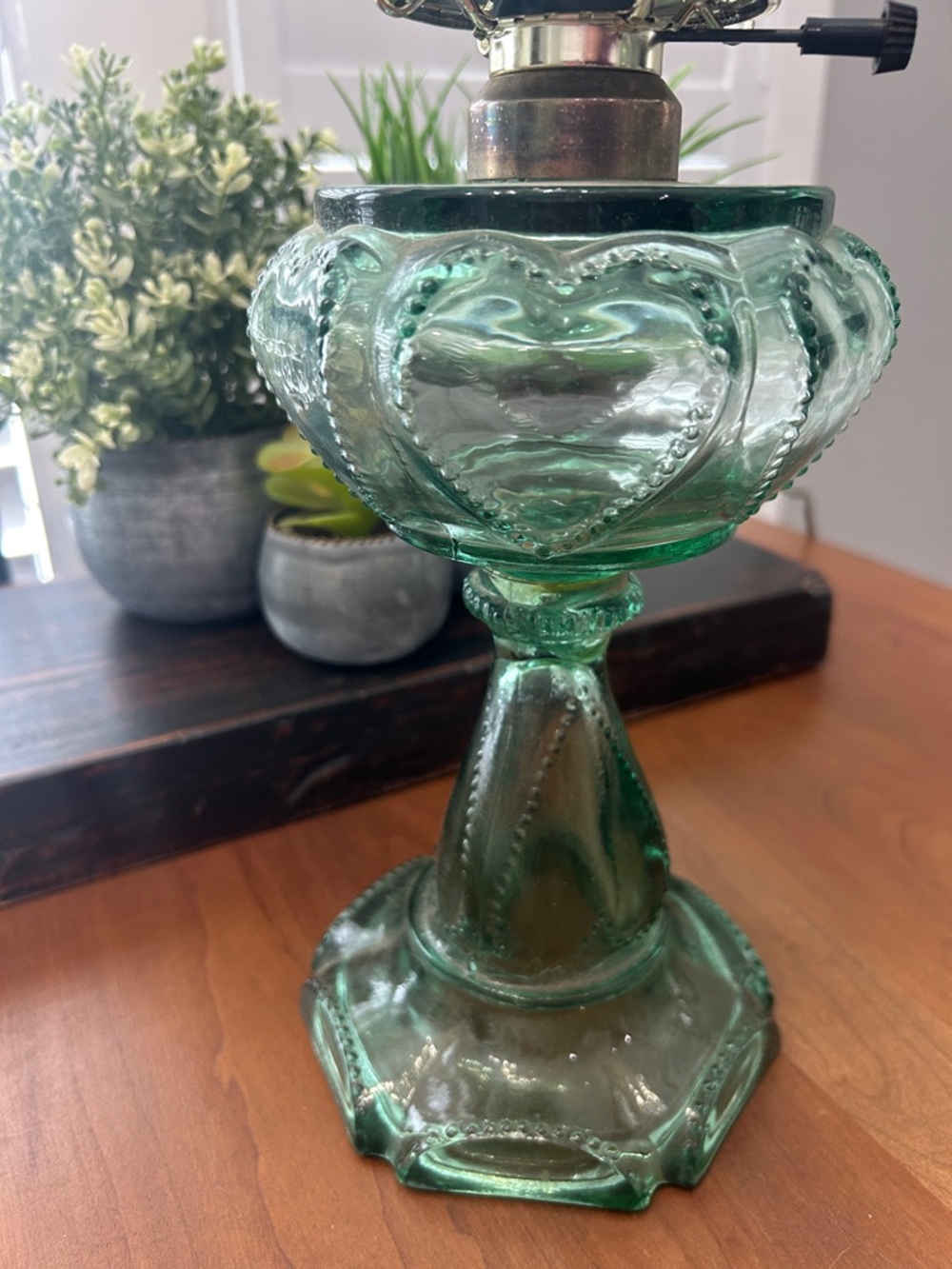 Vintage Seagreen Depression Glass Queen Of Hearts Oil Lamp - Picture 4 of 11